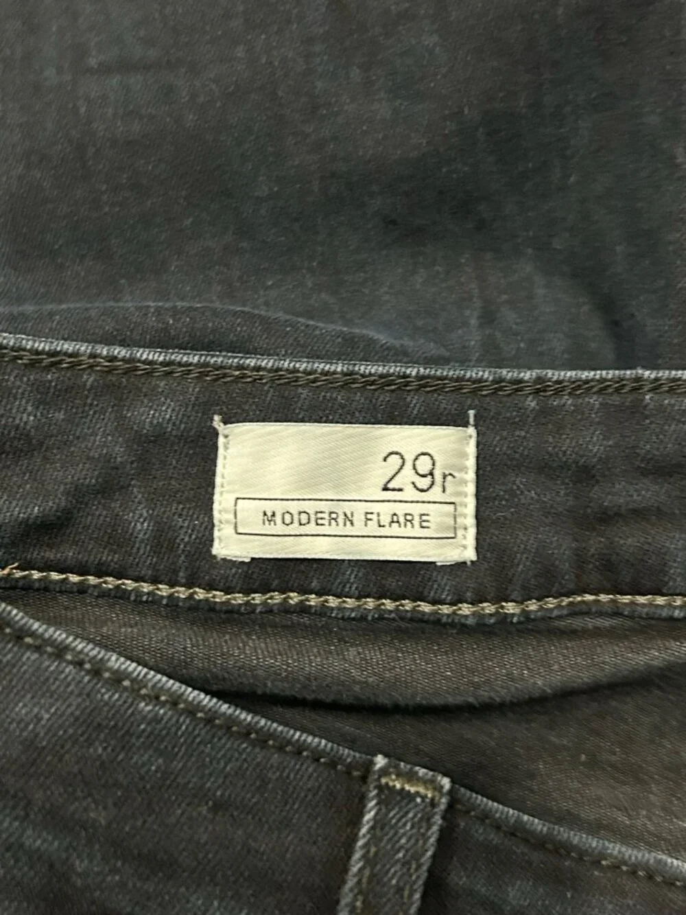 Gap 1969 29R Modern Flare Jeans Dark Wash Denim Retro Timeless Style
